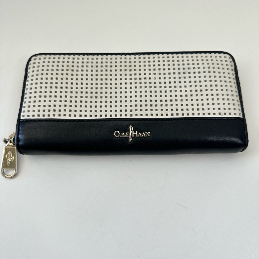 COLE HAAN Black & White Leather Zippered Clutch Wallet